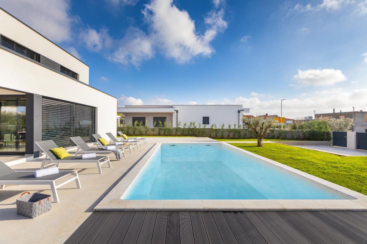 Amazing Private Villa With Outdoor Swimming Pool In Vodnjan Exterior foto